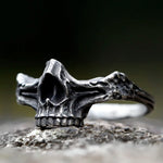 ☠️ Soulkeeper – Hollow Skull Ring