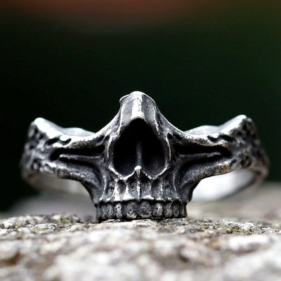 ☠️ Soulkeeper – Hollow Skull Ring