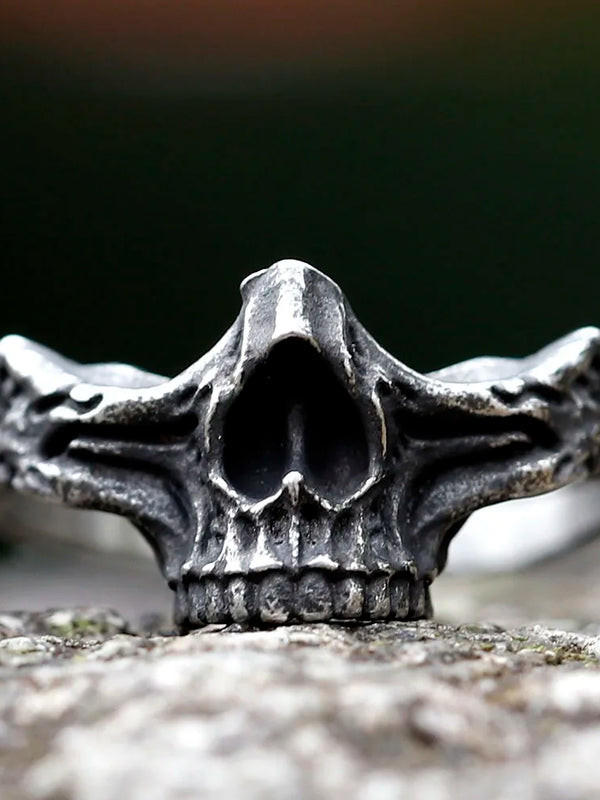 ☠️ Soulkeeper – Hollow Skull Ring