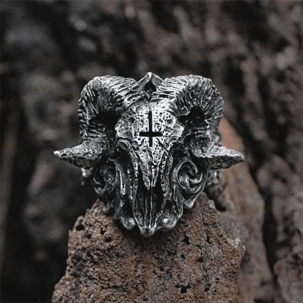 🐐 Baphomet – Infernal Goat Ring