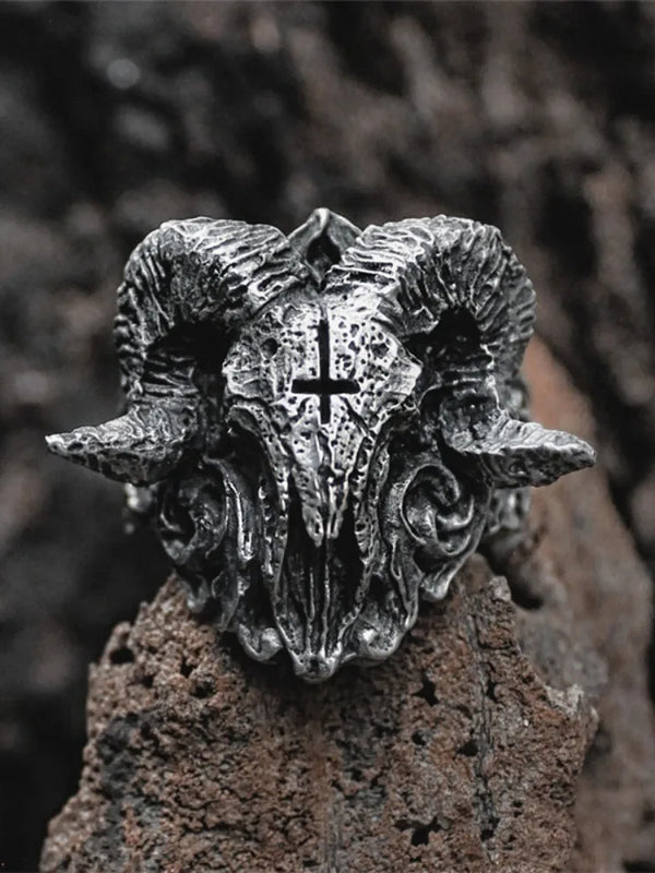 🐐 Baphomet – Infernal Goat Ring