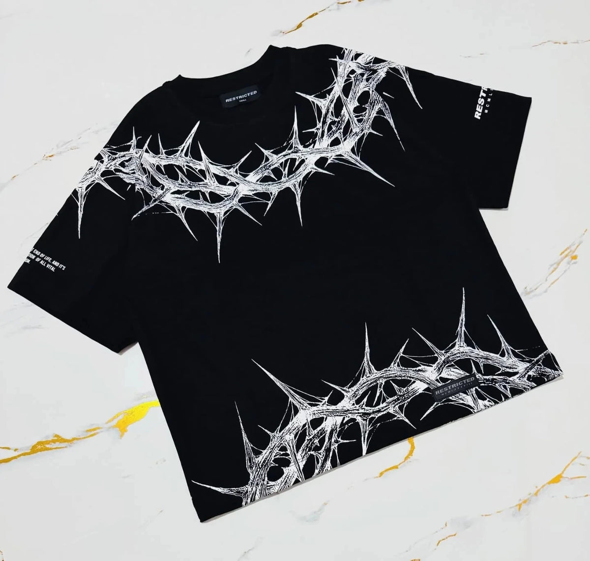 🌹 Veil of Thorns – Oversized Thorned Tee