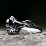 ☠️ Soulkeeper – Hollow Skull Ring